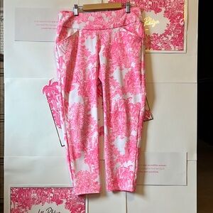 Lilly Pulitzer Pink Patterned Women's Luxetic Corso Pants
Size 8
2024 Collection